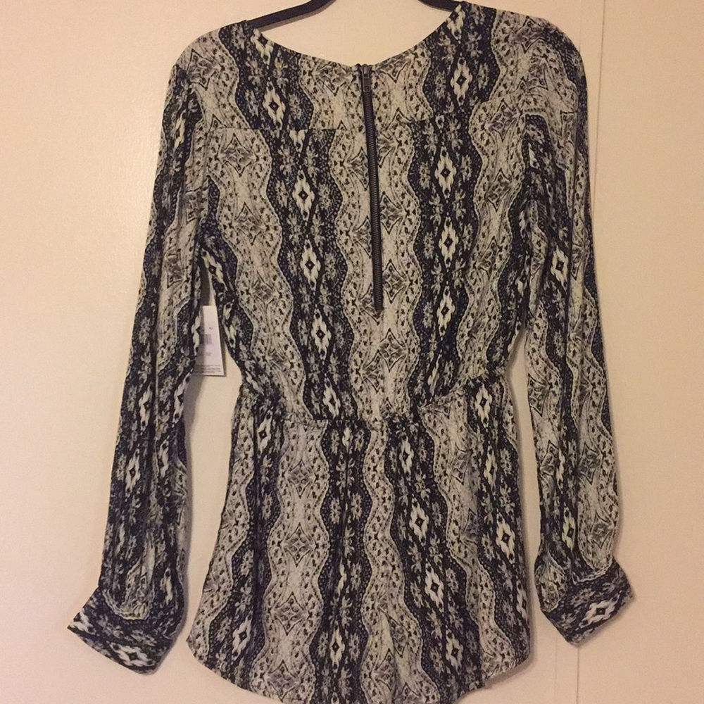 Volcom Romper - Picture 4 of 6
